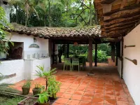 Beautiful house on the sand with pool and wonderful views of Ilhabela! Hotel in zona Centro Histórico - Farmácia Neves