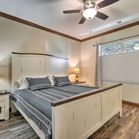 Cozy Townsend Condo, Resort-Style Amenities!