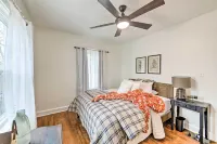 Renovated Bloomington Home - Steps to Campus! - Balkoner
