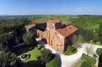 Castello del Duca Hotels near Settebagni