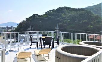 Yenn's Marina Inn Zamami Condominium
