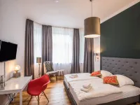 كلاينس هوتل هايمفيلد Hotels near هاربورغ