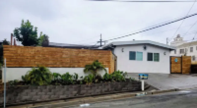 O'Side Playa Beach Bungalow Home's Vacation Studio 1 Mile East of Oceanside Pier