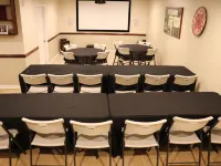 Pleasanton Courtyard B&B Hotels in Fayette County