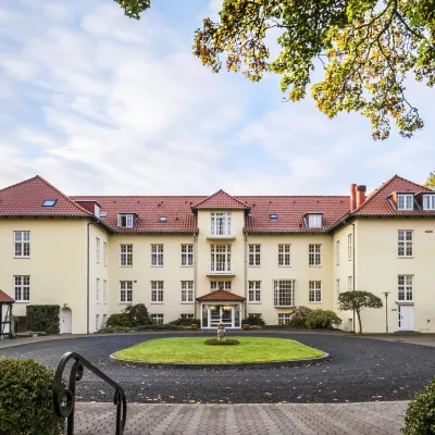 Gl Skovridergaard Hotels near Mariehoj Kirke