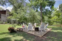 3 Mi to Nat’l Park: Townsend Apt on Little River! - 3-Star
