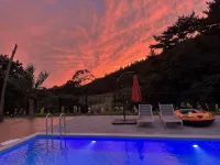The on Tourist Hotel - Hostels
