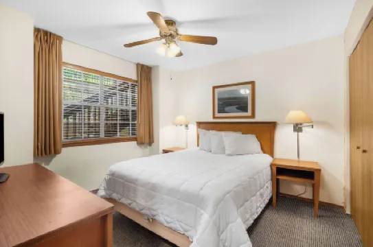 Cozy Timbers Charming Condo for 6 With Resort-style Amenities