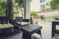 Match Resort - Pools