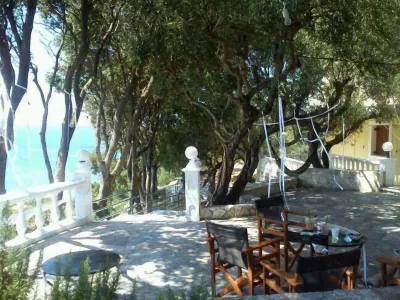 Sofos Apartments