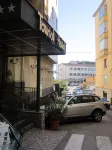 Tourist Hotel - parking