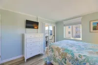 Emerald Isle Vacation Rental w/ Resort Pool! - Balkoner
