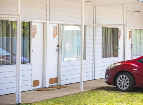 Nightcap at Marine Hotel Cardwell