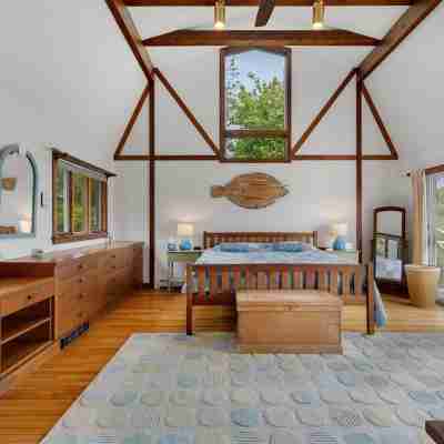 Stunning Beach Retreat - Walk to Beach - Chatham Bars Inn - Town + Game Room Rooms