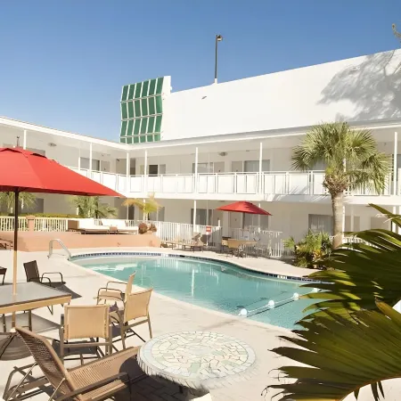 Collins Hotel
