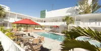 Collins Hotel