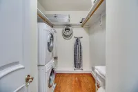 Guest House in Private Villa ~ 23 Mi to Washington