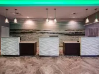 La Quinta Inn & Suites by Wyndham Virginia Beach Hotels near Cavalier Park