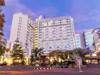 Claro Makassar Hotels near Matahari Department Store GTC Tanjung Bunga Makassar