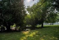 Lovely 2 Bedroom Carriage House Unit with Loft 亞基馬住宿飯店