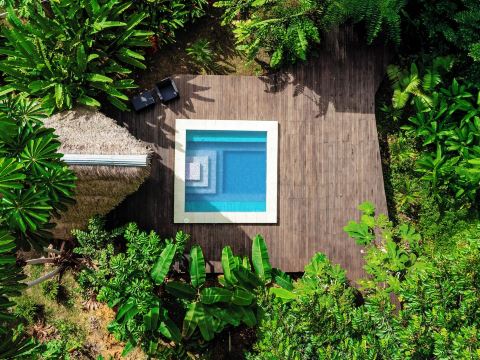 Buru Nature Hotel