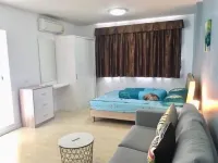 Jolie studio meuble avec lits doubles personnes sur Lucenay, prox commerces.