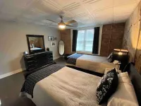 Downtown West Jefferson 3 bedroom apartment walking distance to everything.