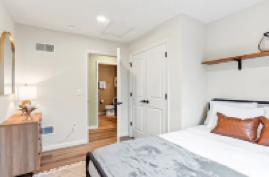 The Respite: Spacious beautiful new build, sleeps 8-10. 7 minutes from Hershey.