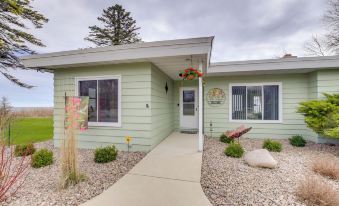 Waterfront Algoma Vacation Rental on Lake Michigan