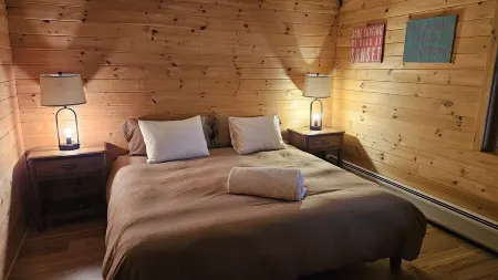 Waterfront, Family Retreat up to 12, Acadia National Park, Coastal Maine, Camp