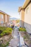 Legal Lakeview 2-bed 2-bath Entire Suite - Bungalows