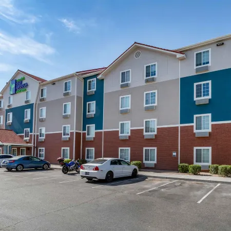 Extended Stay America Select Suites - Phoenix - North Отели рядом с достопримечательностью «Норт-Маунтин»