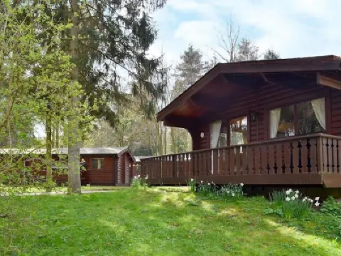 Luxurious 2 Bed Log Cabin Scandinavian Lodge in Louth Lincolnshire (2B Sleeps 6) Hotel di 
