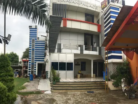 Vinayak Palace Отели в г. Матхура