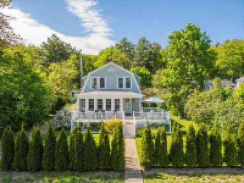 Ogunquit Village 4BR Walk to Beach, Dining & Town Center