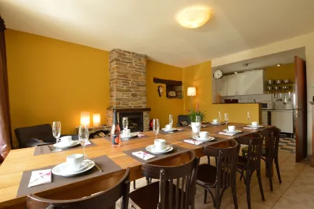 Cozy Holiday Home in Odeigne with Sauna Отели в г. Мане