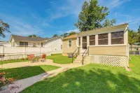 < 1 Mi to Colonial Beach: Coastal Gem w/ 2 Porches - 3-Star
