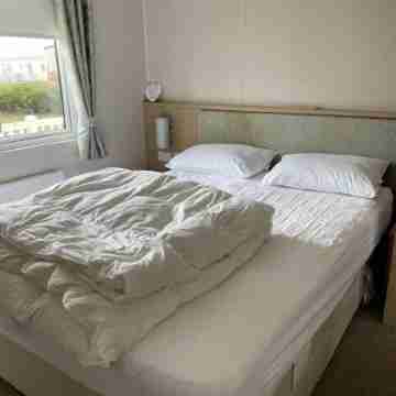 M672 - 6 Berth Luxury Lodge with veranda Rooms