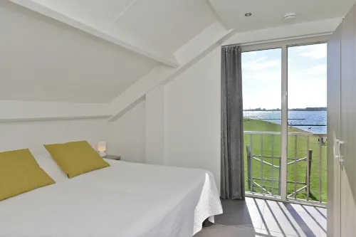 Waterfront Penthouse with Roof Terrace and Private Jetty