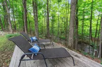 Peaceful cottage retreat near Saratoga Springs, Adirondacks & local lakes Hotels in Greenfield