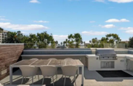 Beryl Breeze Rooftop Pool Ocean View Cozy 2BR 1 Block to Beach