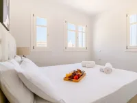 Sanders Paros Gardens - Nifty 1-Bdr Apt w Balcony