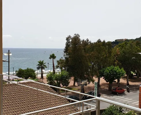 Comfortable one-bedroom apartment with kitchen and level terrace 50 meters from the sea Hotels in Sapri