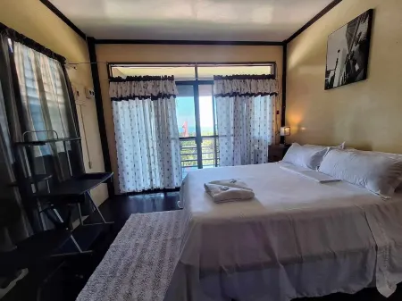 overlooking view house samal Island with mini pool Отели рядом с достопримечательностью «Island Garden Baptist Tabernacle»