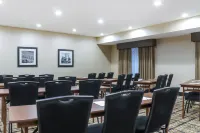 Hampton Inn Heath-Newark فنادق في Newark