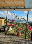 Bungalow with magnificent lagoon and mountain views, in a natural setting