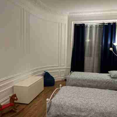 Charming apartment in the heart of Paris Rooms