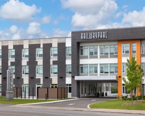 Hotel Railwayparc Montreal, Tapestry Collection by Hilton Hotels near Des Rapides Park