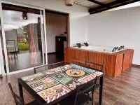 CABINS WITH BEAUTIFUL VIEWS, WITH JACUZZI GUATAPE