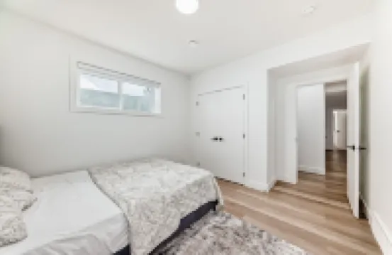 2-Bed, w/ In-Unit Washer & Dryer, Cozy Living,1-2 Min Drive to Anthony Henday! Hotel berhampiran Alberta Railway Museum